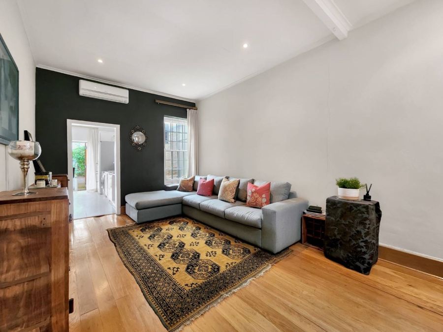 2 Bedroom Property for Sale in Sea Point Western Cape